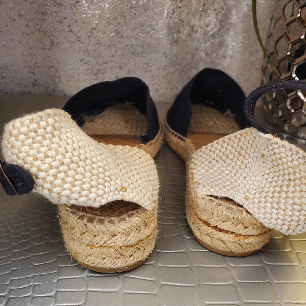 Ramoncinas NWOT  Women's Tie Up Leg Closed Toe Black Espadrille Made In Spain